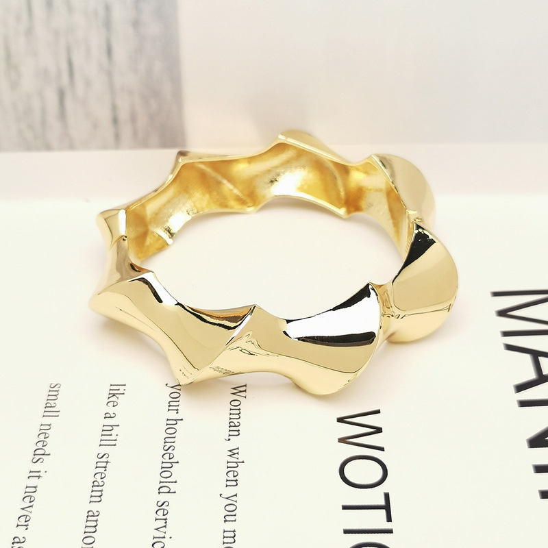 Punk Alloy Cuff Bracelet Women's Bracelet Spiral Metal Statement Bracelet Round Fashion Jewelry Party Accessories Punk Alloy Cuff Bracelet Women's Bracelet Spiral Metal Statement Bracelet Round Fashion Jewelry Party Accessories
