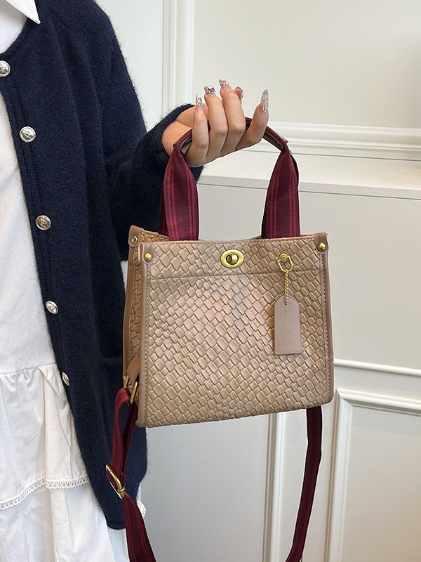 Bolsa de mano de tejido de alta calidad para mujeres 2025 nueva moda transfronteriza de gran capacidad de transporte de hombro mochila