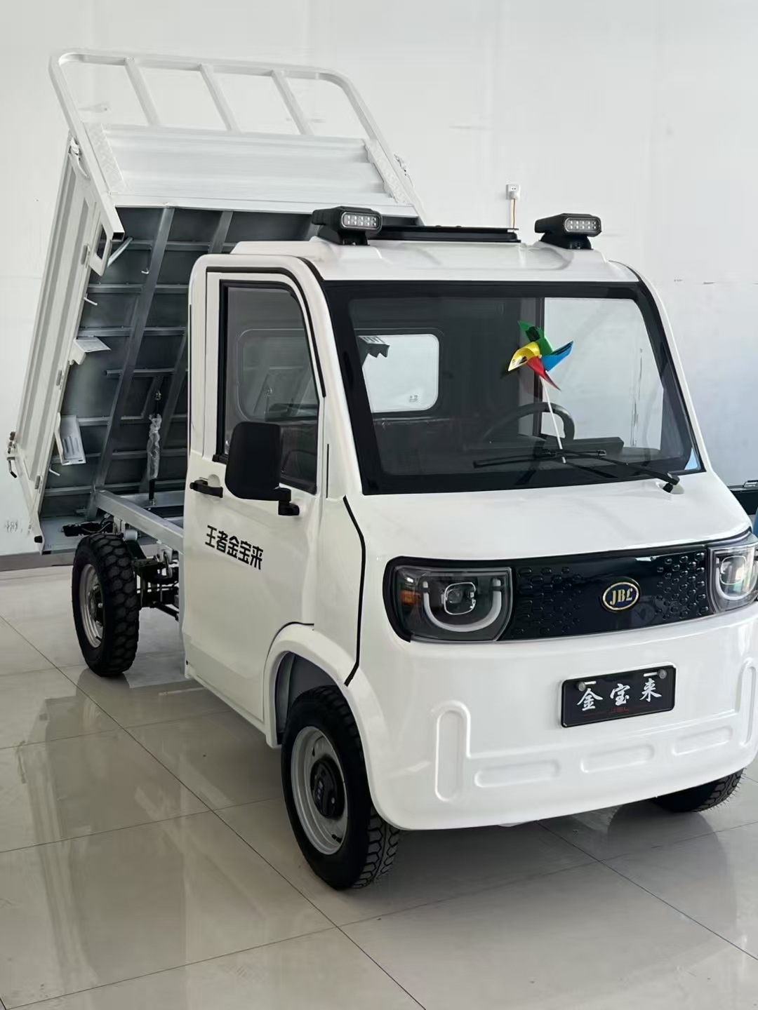 Four-Wheel Electric Vehicle for Agricultural Use, Cargo Transport, and Personal Transportation; Dual-Fuel Pickup Truck; Dual-Fuel Four-Wheel Electric Vehicle