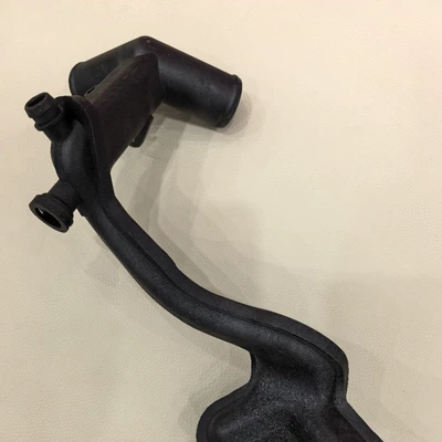 LR018275AJ89664 engine water pipe is automobile water pipe
