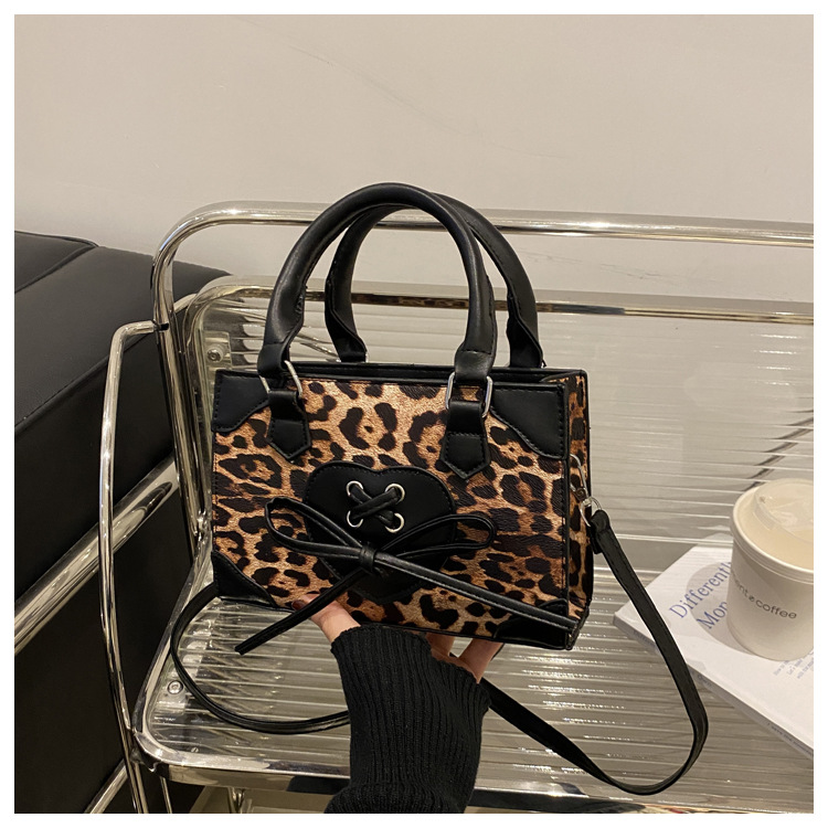 337g Weight Synthetic Leather Lining Material Zipper Closure Type Single Shoulder Strap Strap Type Crossbody Bag Bags Type Casual, Shopping Occasion Pu Leather Material Leopard Pattern All Seasons Season Women's Gender Streetwear Style Square Shape Medium Size Women's Medium Pu Leather Leopard Streetwear Square Zipper Crossbody Bag 17