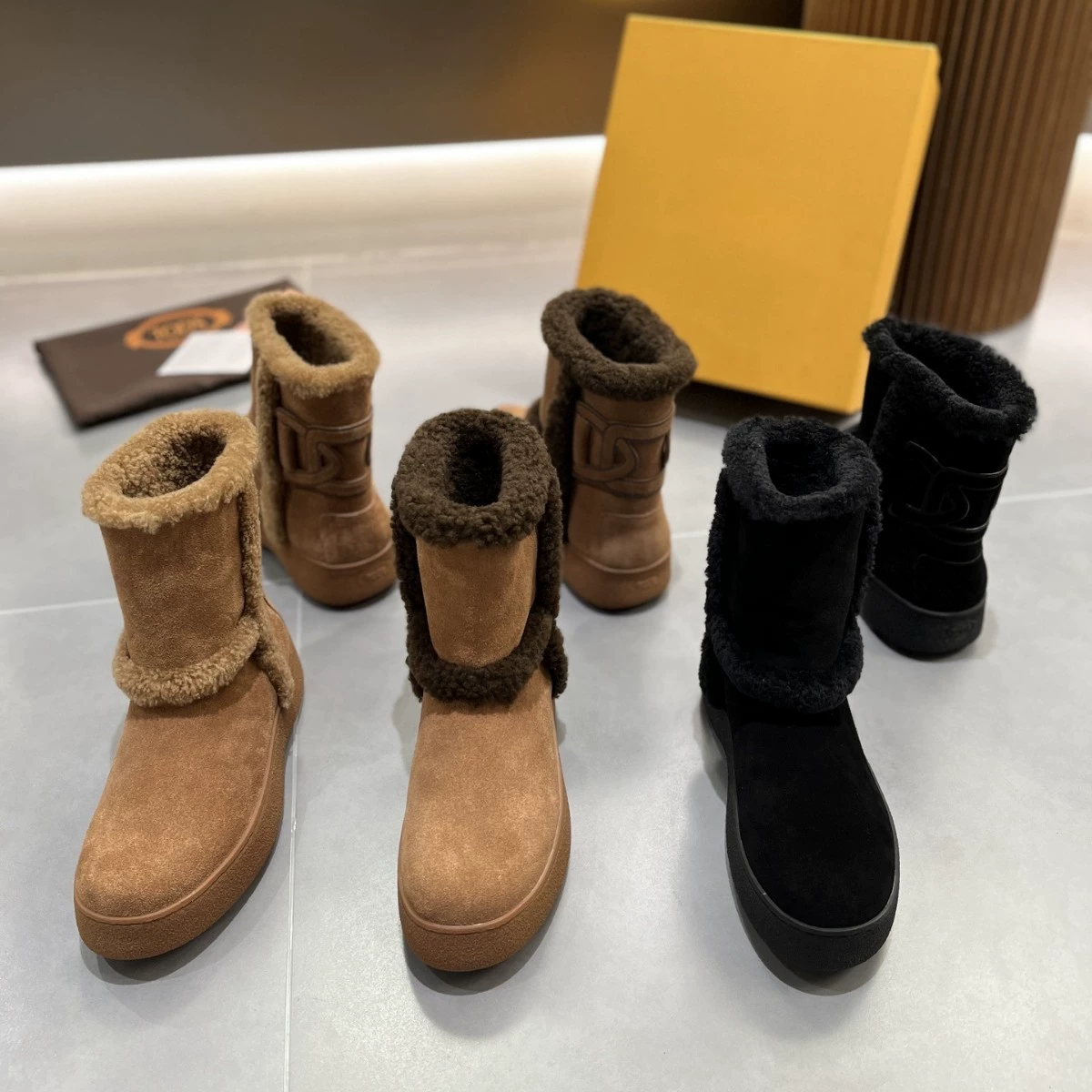 Non-slip warm low boots, European style