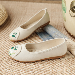 New Spring and Summer Ethnic Style Old Beijing Cloth Shoes Women's Shallow Mouth Ethnic Style Single-layer Shoes Embroidered Shoes