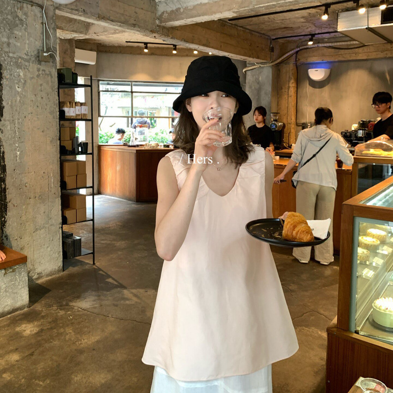 Hers Sweet Summer Korean Style Simple Pleated Loose Slimming Layered Mid-Length V-Neck Sleeveless Top 80422 Hers Sweet Summer Korean Style Simple Pleated Loose Slimming Layered Mid-Length V-Neck Sleeveless Top 80422
