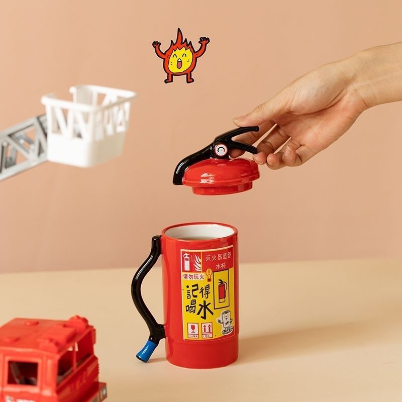 Internet famoso extintor de incendios taza de agua taza de taza de marca extraña creativa personalidad de gran capacidad de cerámica