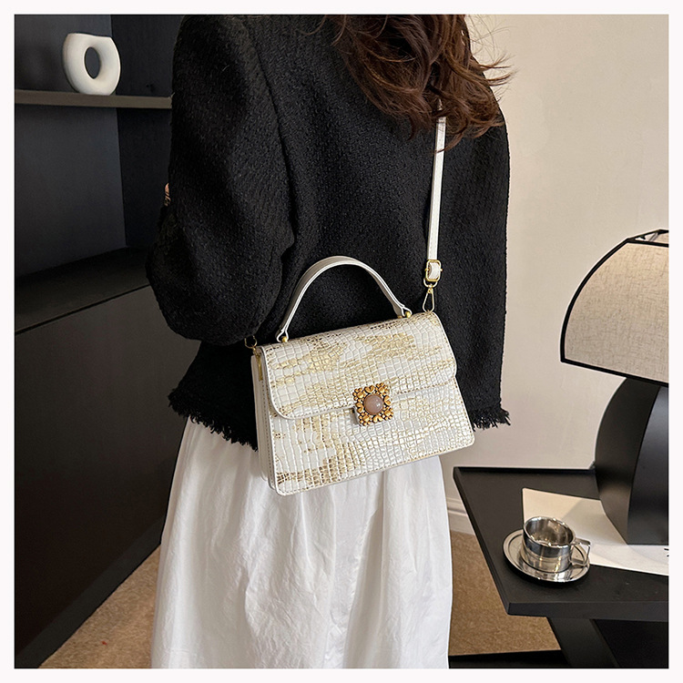 Sınır ötesi doku çanta 2023 erken sonbahar yeni kadın çantası kişiselleştirilmiş kertenkele desen omuz çantası rugan parlak çapraz çanta_voghion.com