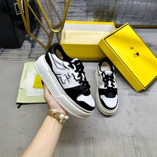 �W��վF�Һ������ϵ���\��Ь�V�ݸ߰汾�p��ٴ��ЬŮ