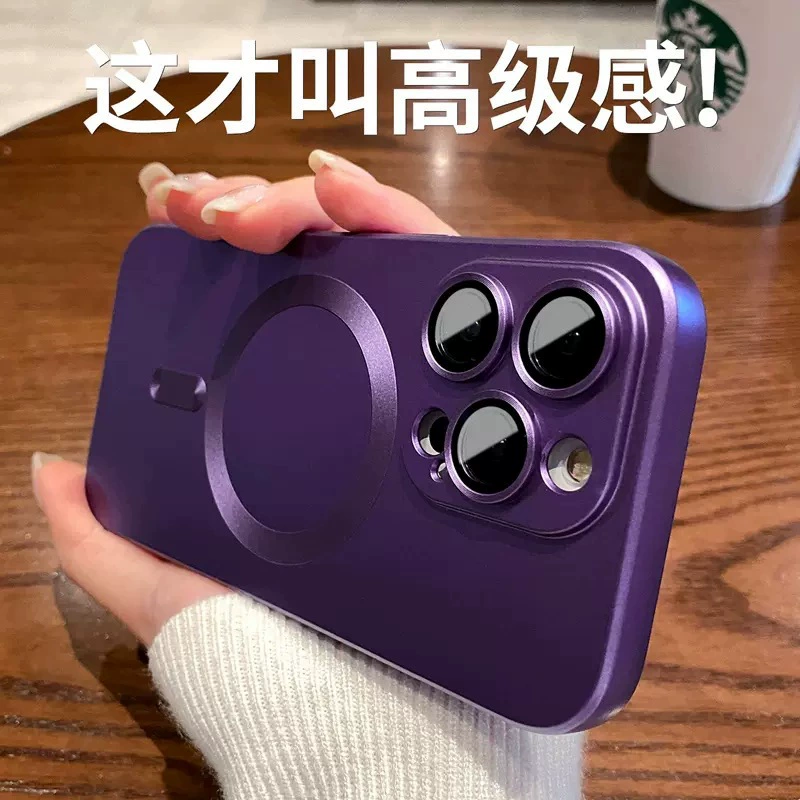 Магнитный чехол Magsafe для iPhone 15 со встроенной защитной пленкой для камеры, матовое золото, защита от отпечатков пальцев, для Apple 14 Pro