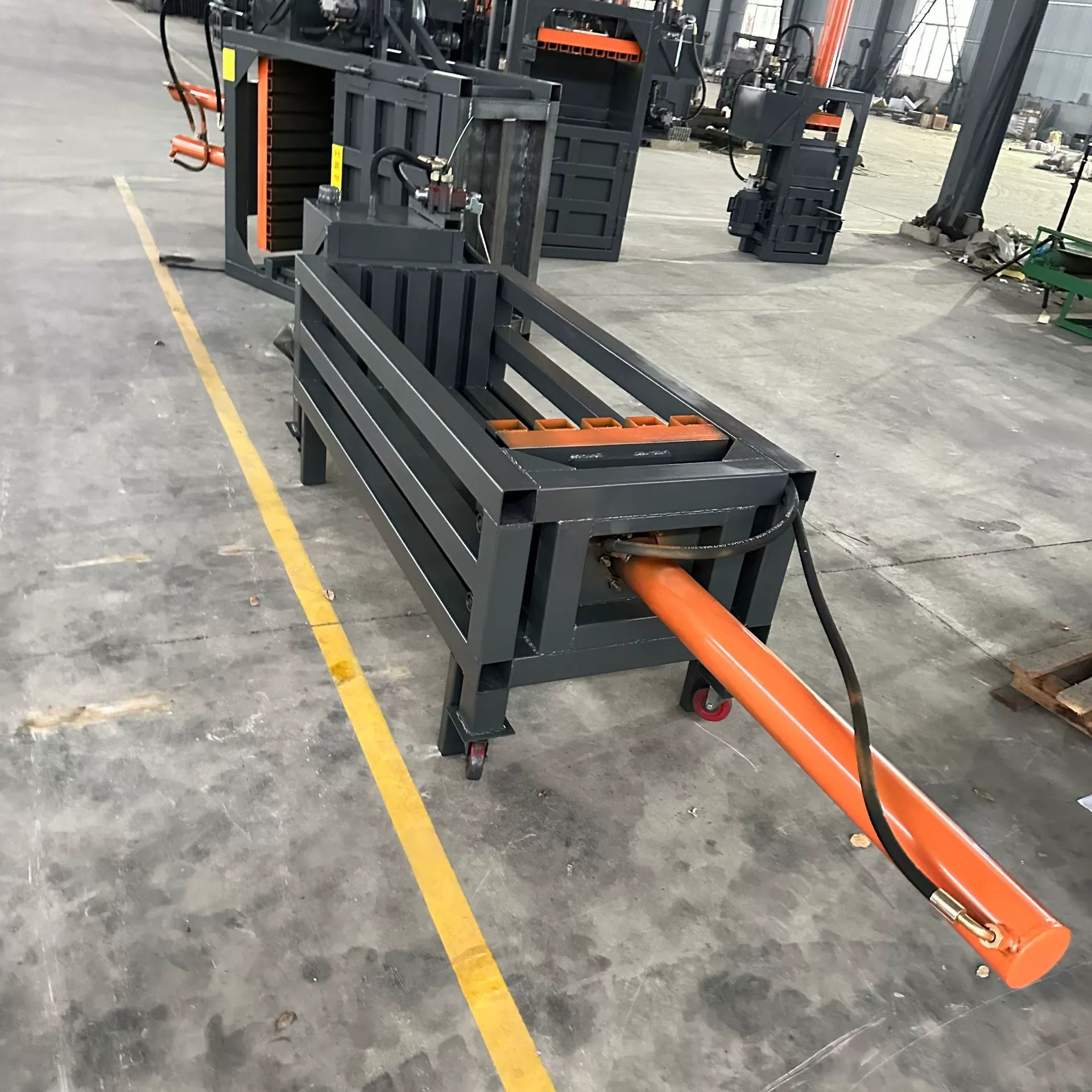 Боковой пресс-пресс-подборщик одежды