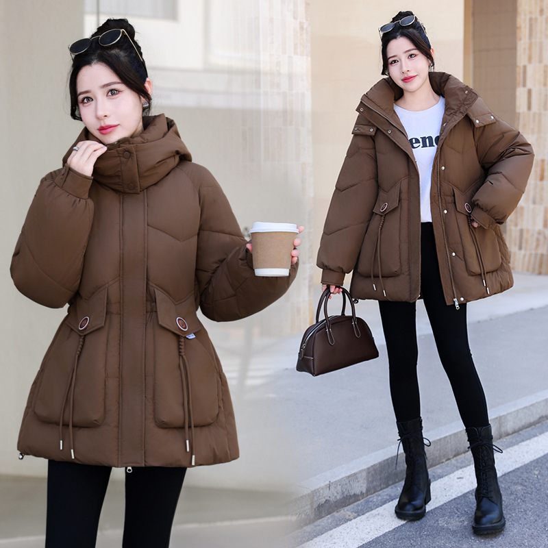Algodón grueso de lana para mujeres invierno nuevo tipo de chaqueta de algodón con capuchón de moda de algodón de pluma media y larga