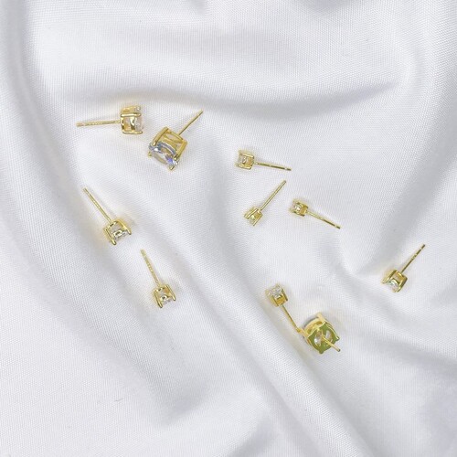 New concept s925 sterling silver dazzling four-claw single diamond earrings for women simple fashion small ins style zircon earrings