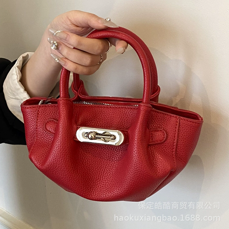 Small design trend one-shoulder bag, summer shoulder bag