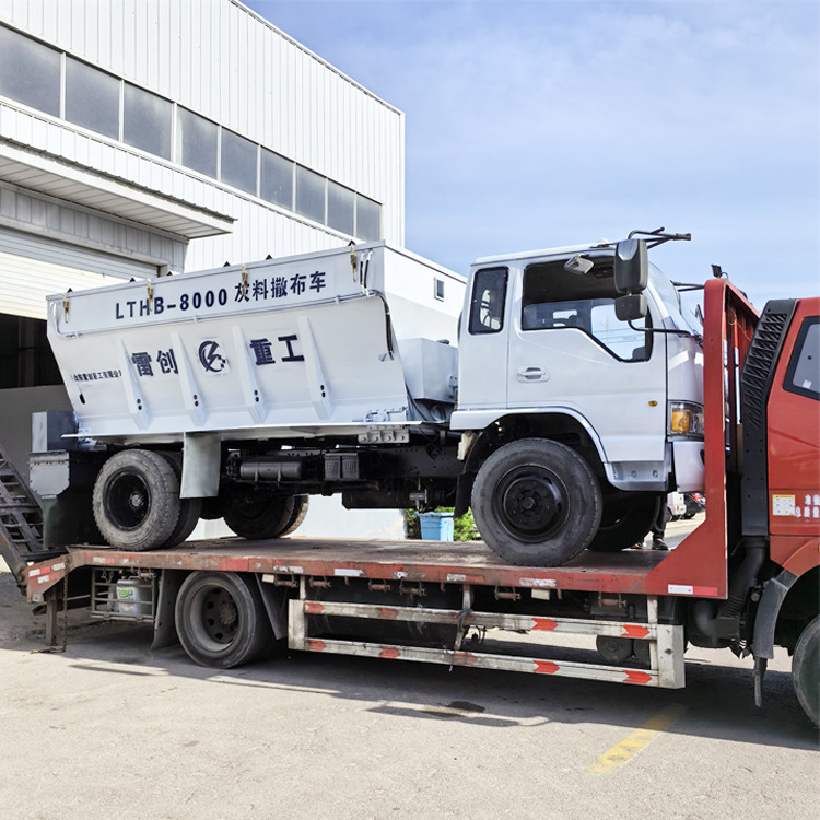 雷创8000型灰料撒布车 工程机械式撒布机 不堵灰出灰量可调节