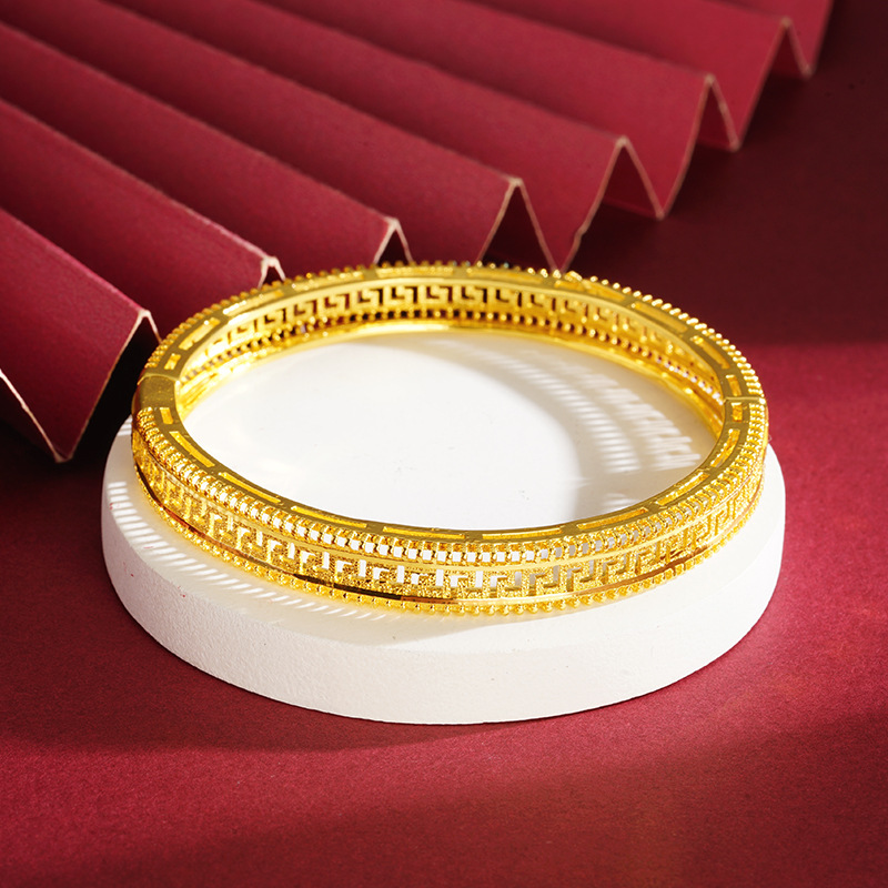 Arena antigua oro hueco nuevo patrón hebilla pulsera hombres y mujeres alta retención de color Vietnam chapado en oro de aleación de cobre Yiwu joyería al por mayor