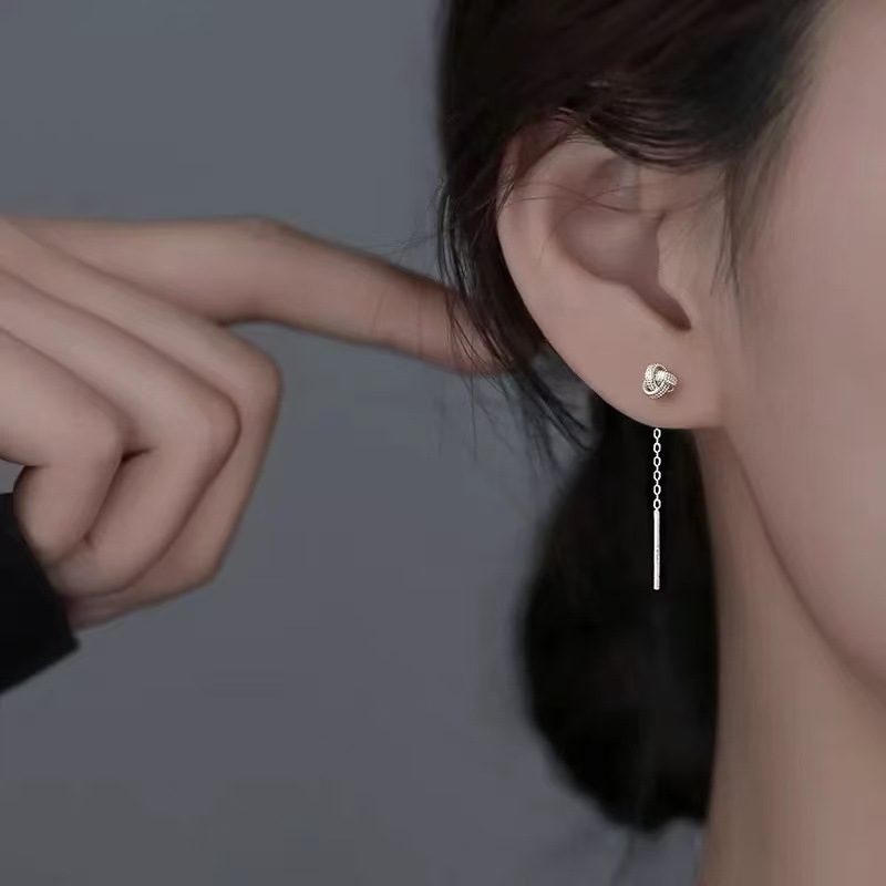 Simple Ruyi nudo bordillo de diseño ligero lujoso nuevo estilo retro estilo nacional simple pendientes de orejas de mujer versátiles
