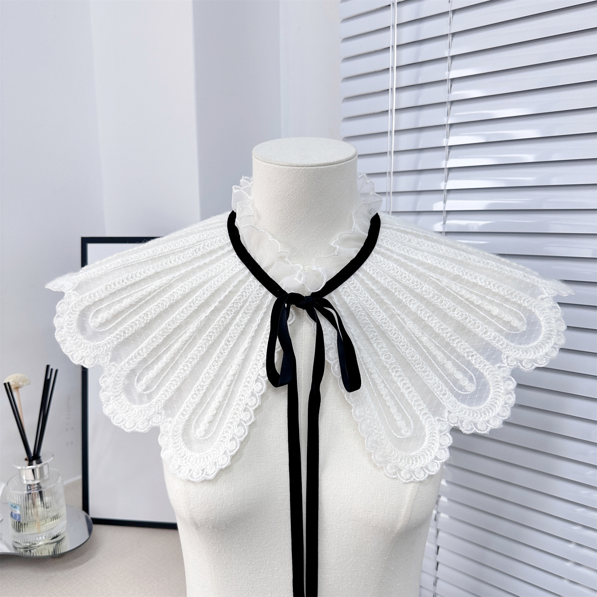 Nuevo mantón de encaje japonés con cuentas de encaje bordado pequeño chaleco falda a juego camisa decorativa exterior collar falso