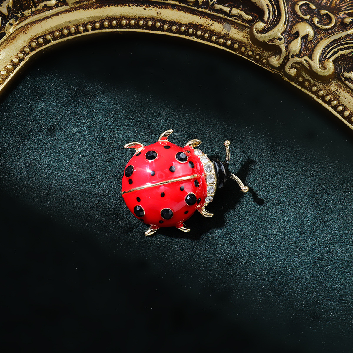 Creative brooch