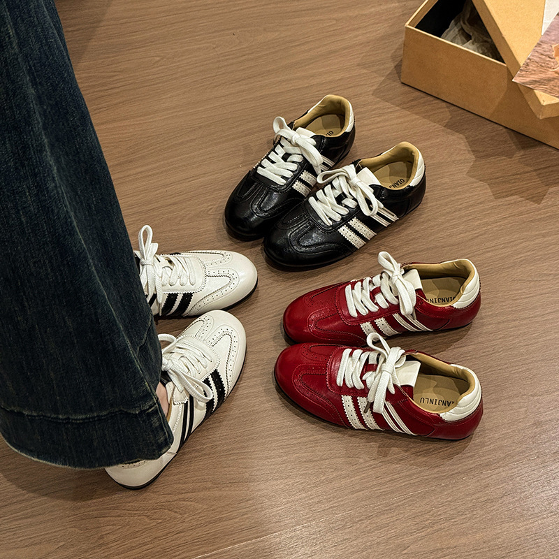Retro Embossed Soft Leather Women's German Training Shoes 2026 New Autumn Lace-Up Color-Block Flat Casual Shoes Versatile Sneakers Retro Embossed Soft Leather Women's German Training Shoes 2026 New Autumn Lace-Up Color-Block Flat Casual Shoes Versatile Sneakers