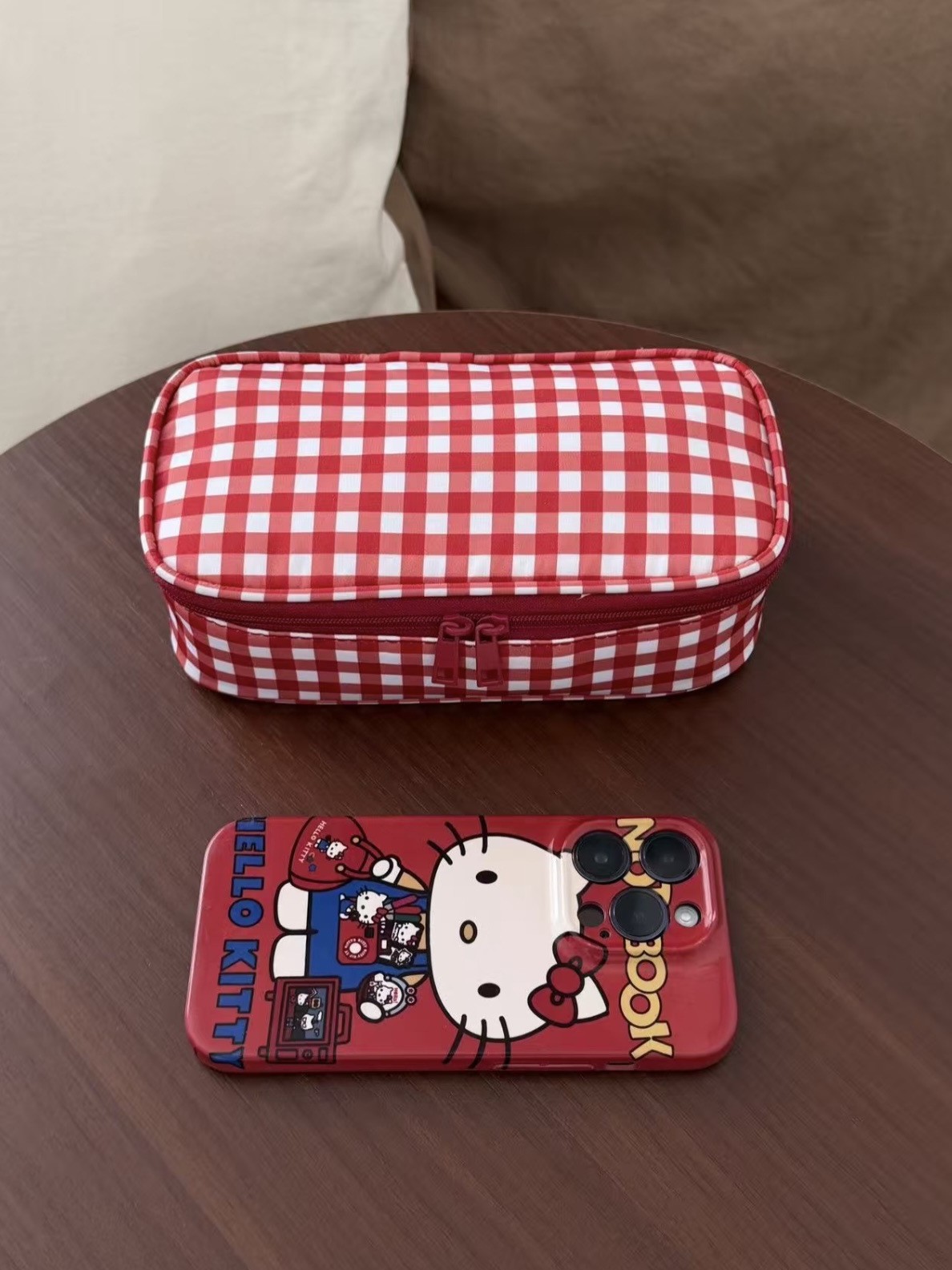 Cosmetic bag