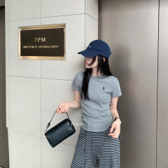【WOW】韩版简约日常通勤百搭小马标刺绣圆领正肩修身显瘦短袖T恤