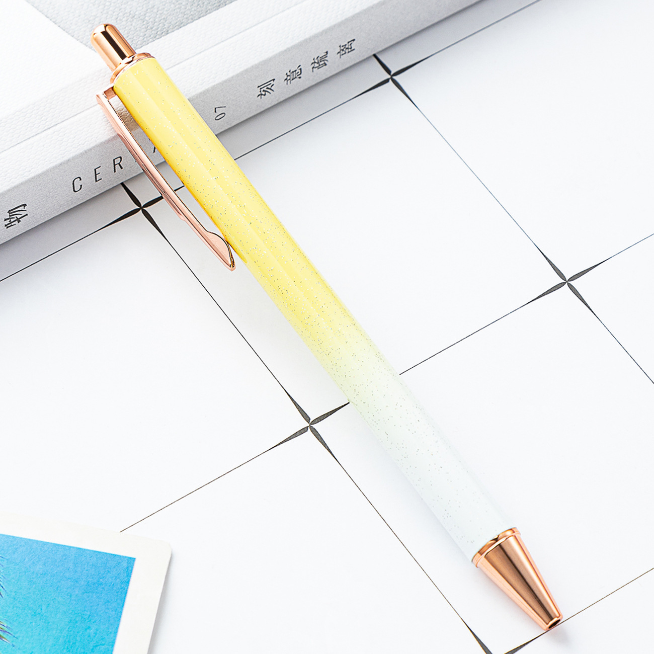 Nuevo bolígrafo de metal de alto valor facial, polvo flash creativo, bolígrafo de papelería de metal para estudiantes en stock