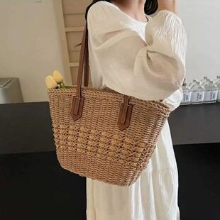 Capacious shoulder bag, universal woven straw one-shoulder bag