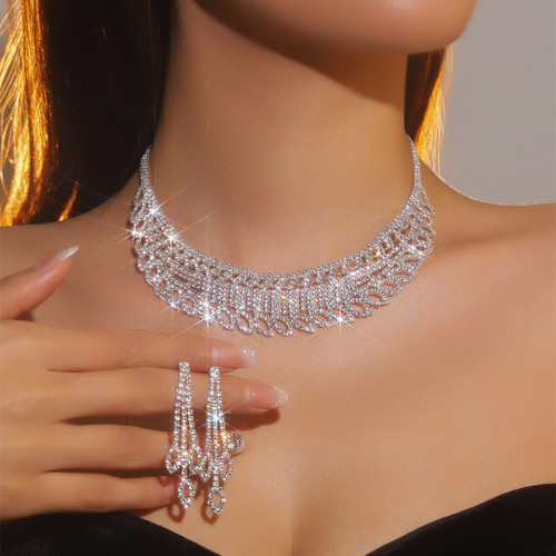 All-Copper Luxury Water Diamond Geometric Engraved Necklace Earrings Set Bride Diamond-Studded Necklace Earrings Set