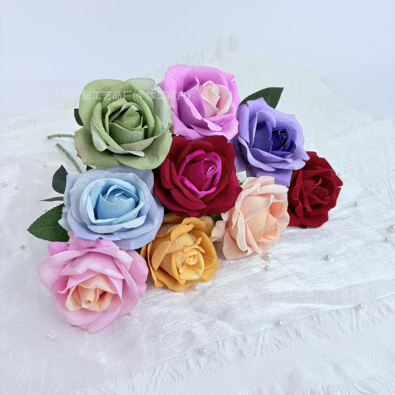 Una sola tela de terciopelo Xiaoxin Mei imitación de flores de rosa cascada diseño floral boda floral fila de flores pared transfronteriza