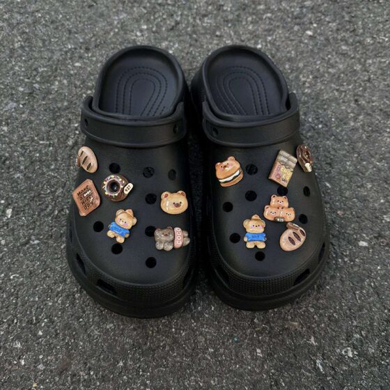 Hot Selling Amazon Croc Shoes Accessories Shoes Flower Shoe Buckles Zhibixing Bear Bread Cute Cartoon Garden Shoe Buckles