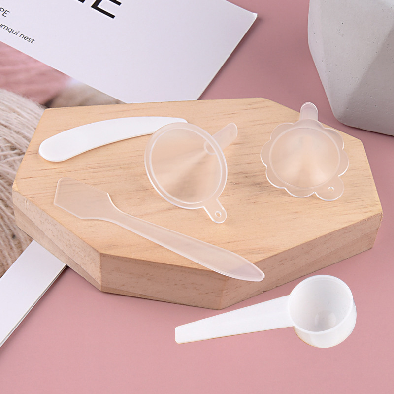 PP磨砂小月牙面霜分装勺旅行分装香水工具小漏斗旅行分装工具