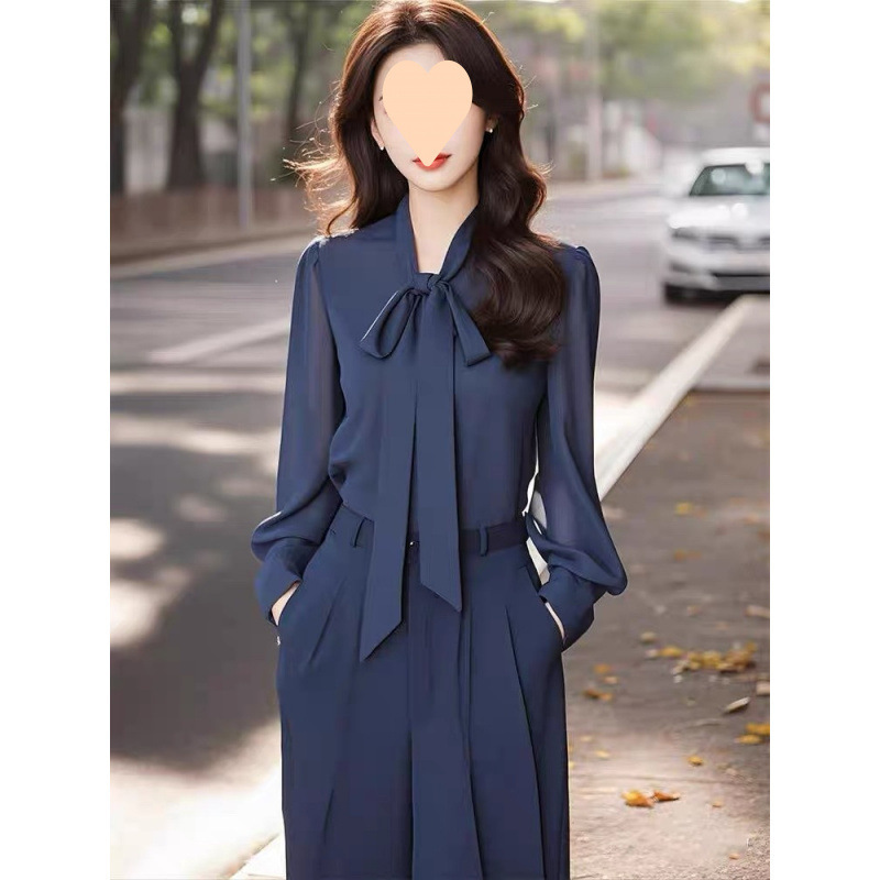 ブルーシフォンスーツ秋の女性の 2025 新しいファッションハイエンドボウトップワイドレッグパンツ 2 点セット|undefined