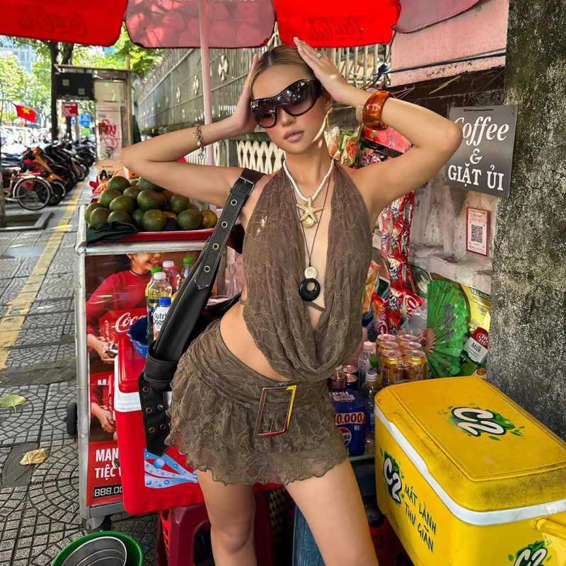时尚潮流女装2025秋季新款复古辣妹挂脖露背背心高腰百搭半身裙女|undefined