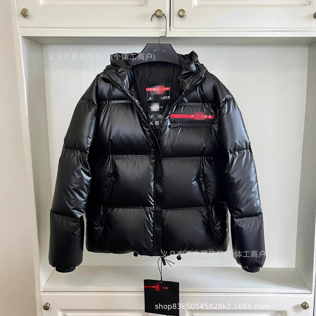 PD Pujia estación europea pareja de invierno con bolsillo de etiqueta roja chaqueta de plumón chaqueta de moda para hombres y mujeres