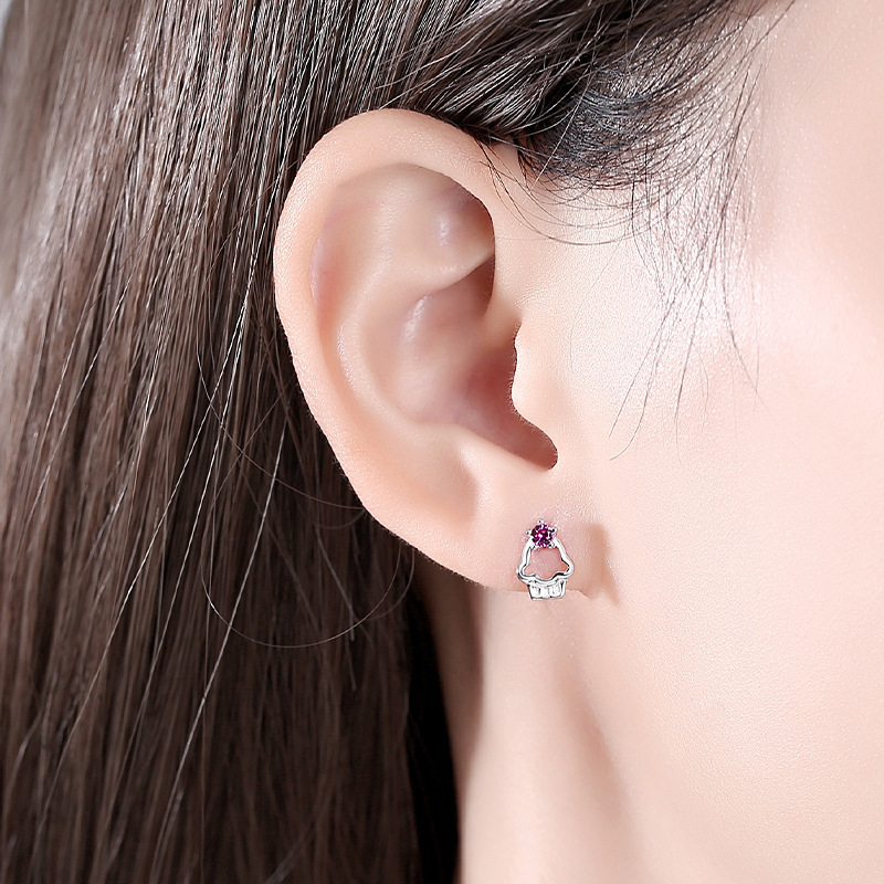 Lindo pequeña cesta de flores pendientes de plata esterlina de las mujeres S925 micro diamante-incrustado estilo japonés y coreano Red pendientes rojos creativo cesta de flores portátil