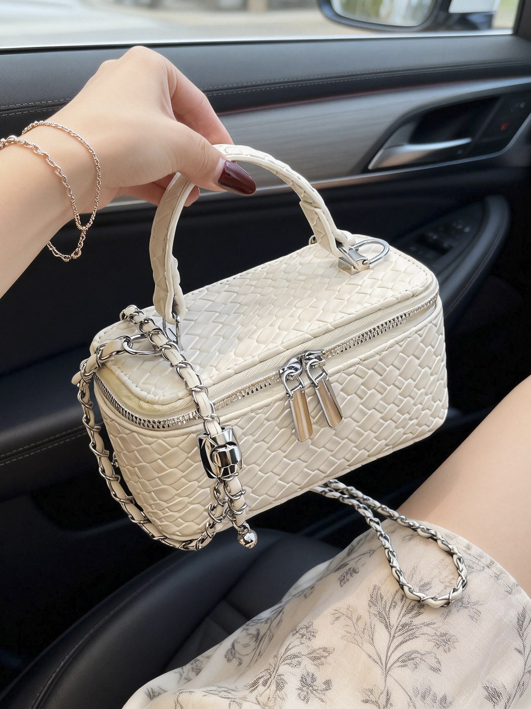 2026 nueva textura transfronteriza tejida bolsas de maquillaje bolsas pequeñas bolsas cuadradas pequeñas bolsas de viento de un hombro bolsas de mano de cadena