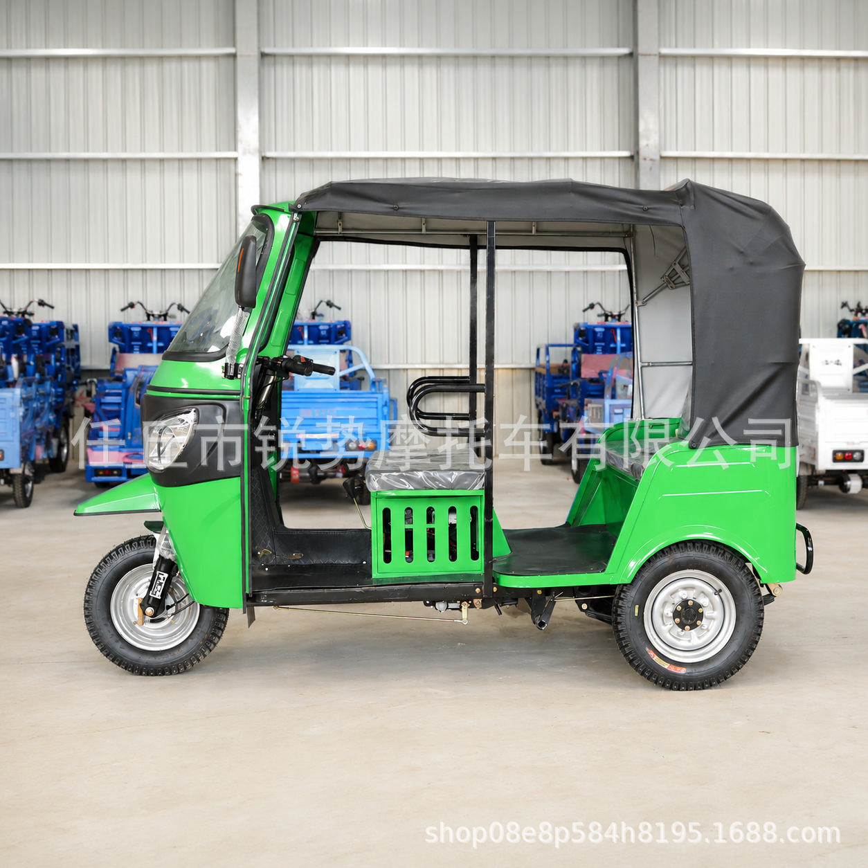 Three-wheeled motorbike with canopy for passenger transport, Southeast Asian cross-border TUK-TUK passenger transport three-wheeled motorbike, fuel-powered