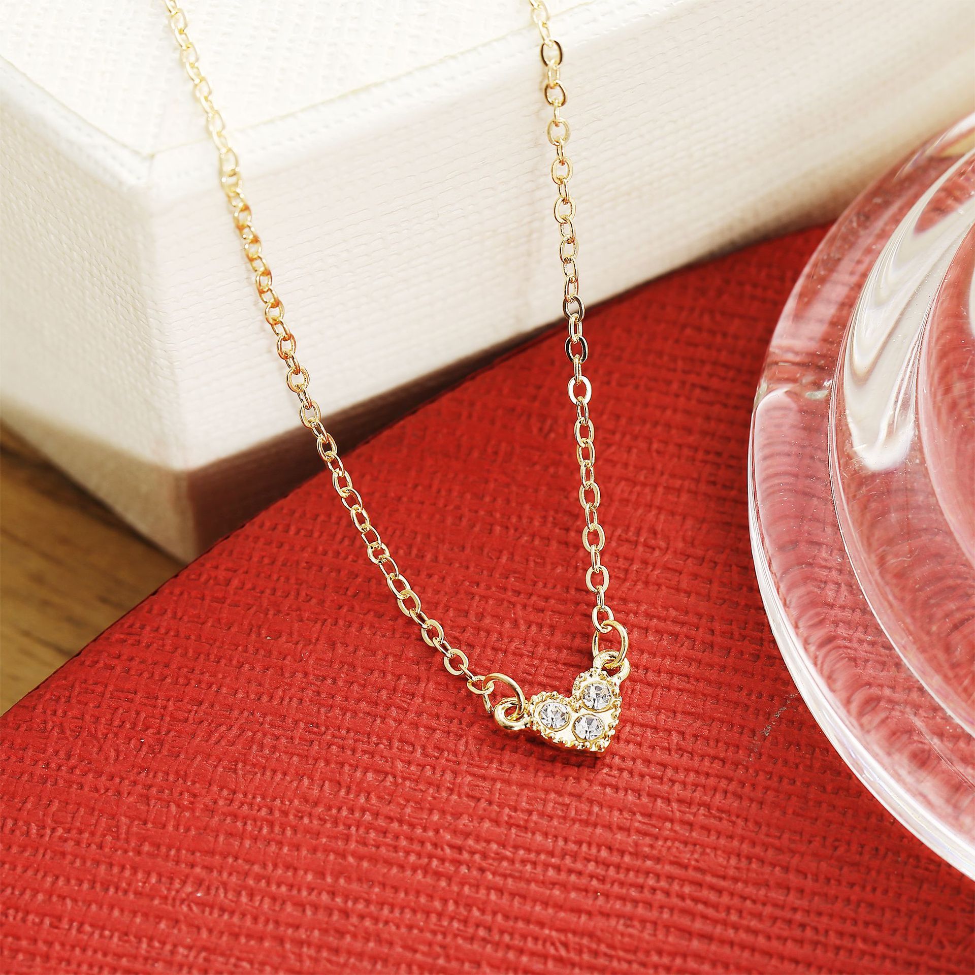 Fashion heart-shape inlaid rhinestone alloy necklace wholesale
