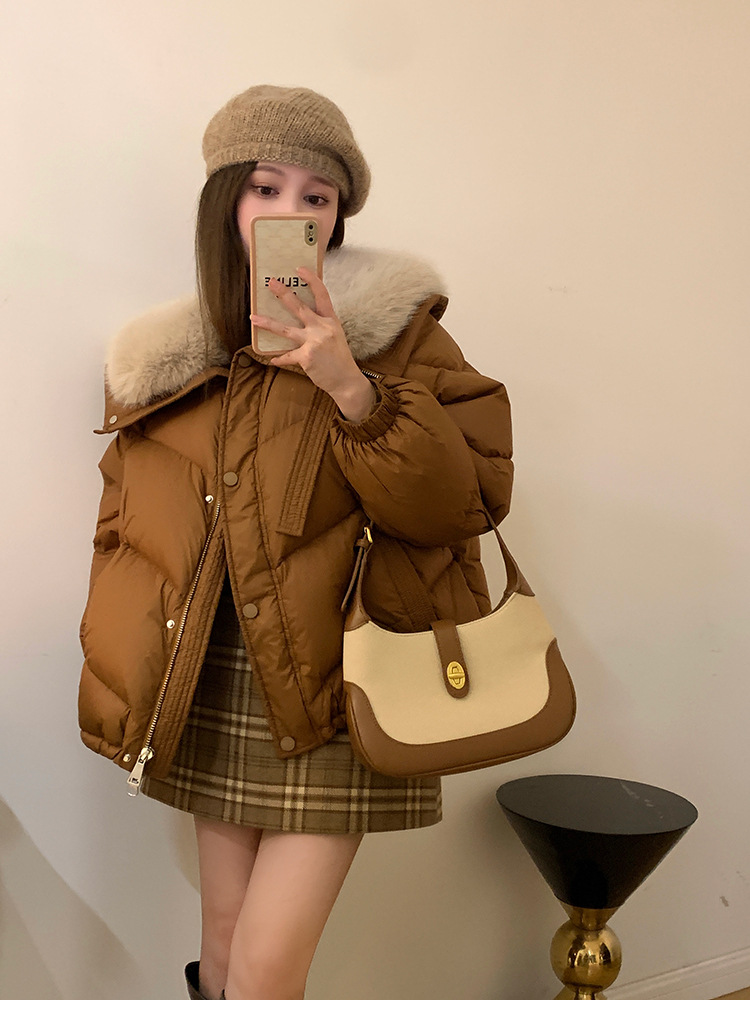 大きい毛の襟の小さい子供の羽毛の綿服の女性のタイプの冬の2024新型の韓国版は縄の短い綿入れの綿服のコートを引き出します。