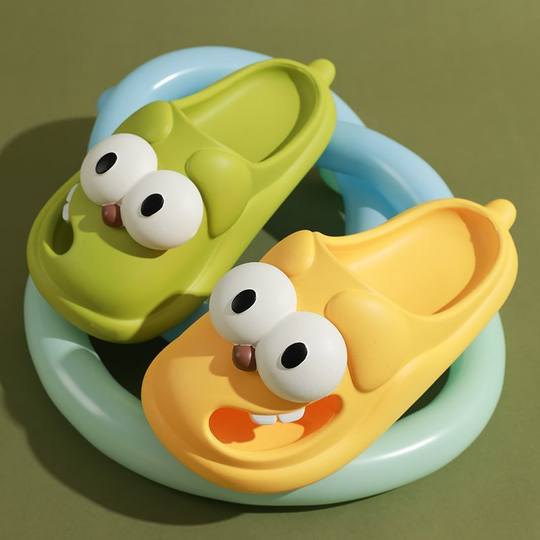 2024 New Cartoon big eye dog slippers female summer home indoor cartoon closed toe hole shoes thick bottom wholesale