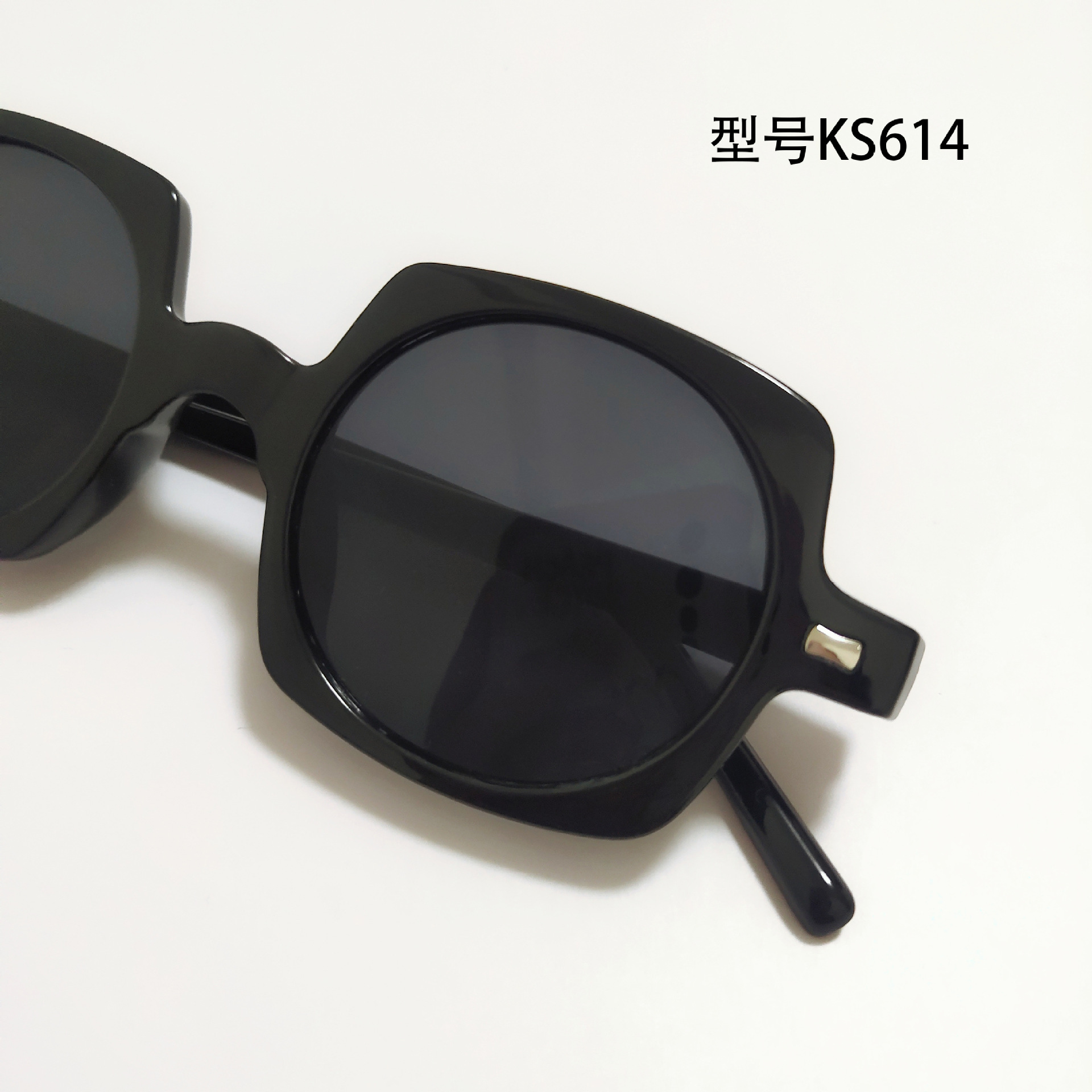 f88c8c48af673cd742359e8d1049ad