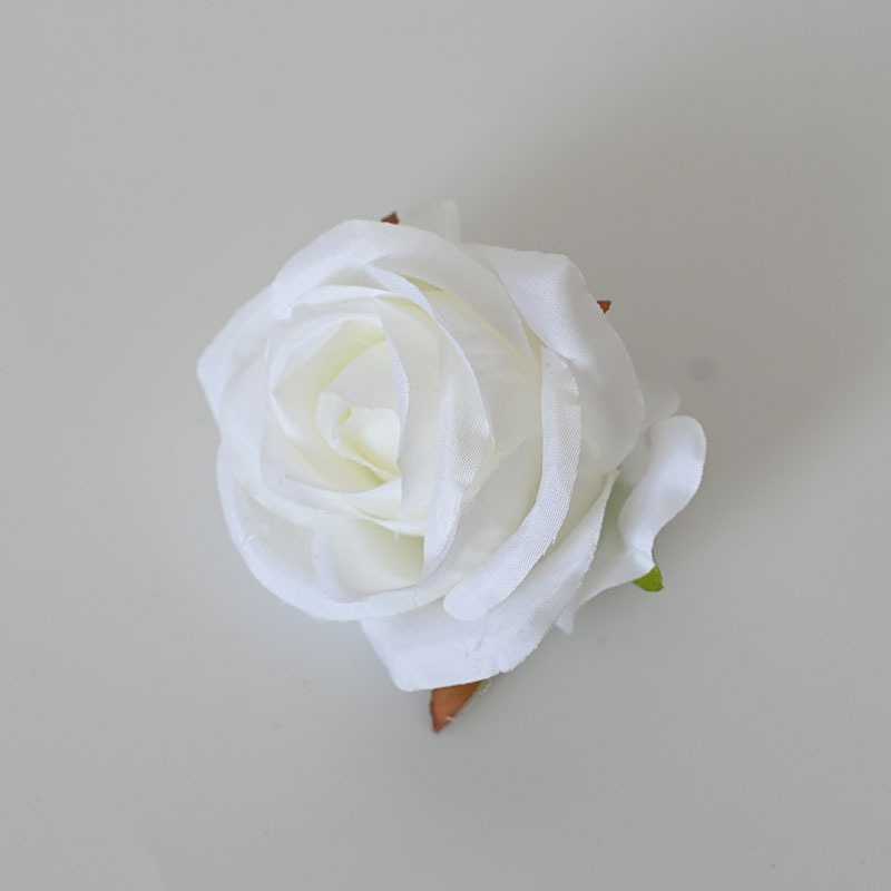 Rosas de piedras preciosas blancas