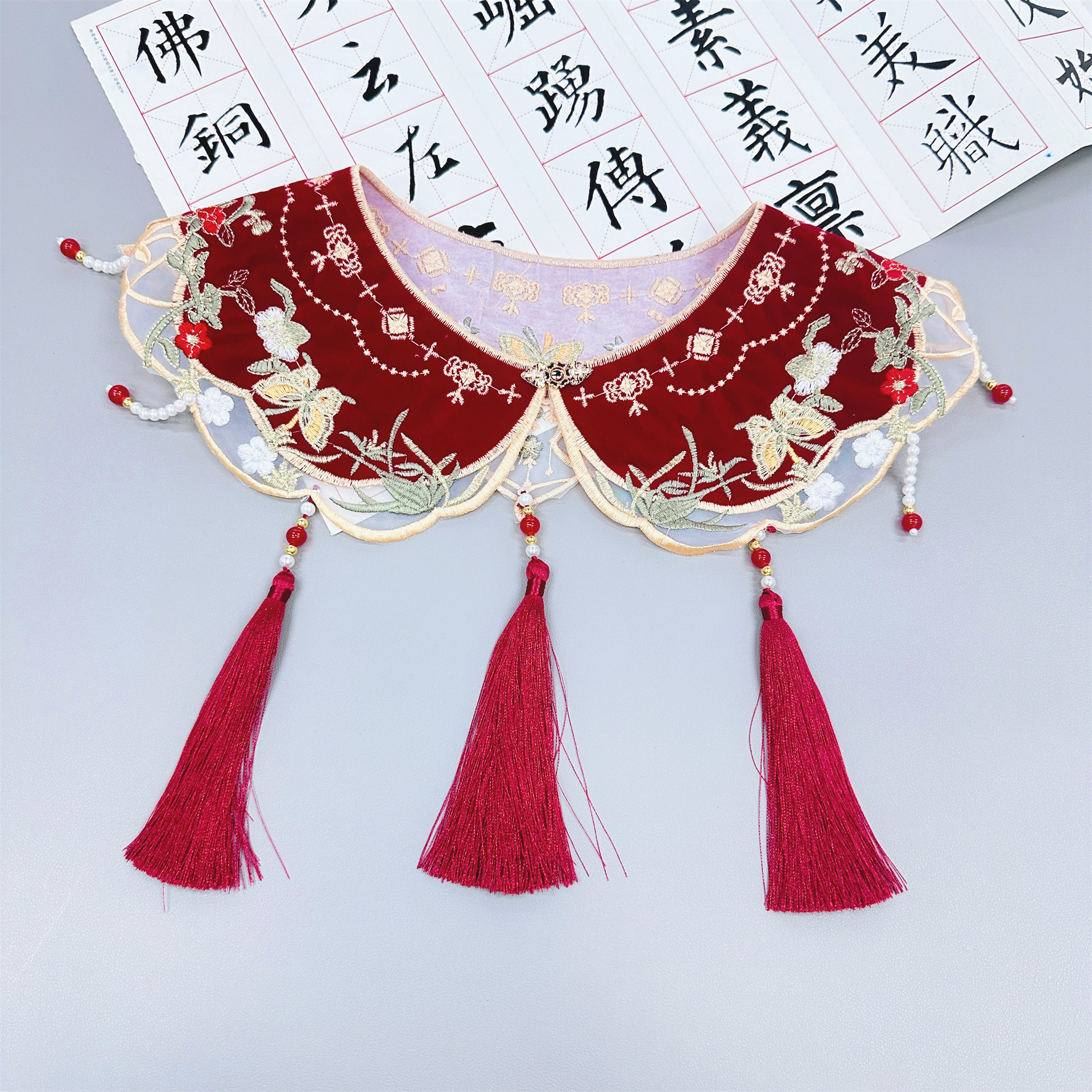 Capa de hombro con estampado de nubes de estilo antiguo, falda roja mamian con borlas de perlas de estilo chino, muy vendida, Hanfu para mujeres y niños, combinada con un cuello falso. image 17