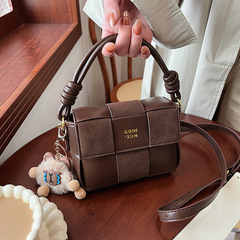 新款跨境创意小方包毛绒可爱挂件单肩百搭包包女时尚小众包包批发