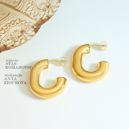  New European & American Earrings, Instagram-Favorite Minimalist Style, Fade-Resistant, Hollow U-Shaped Design, Chunky Earrings with Premium Quality—Perfect for Women
