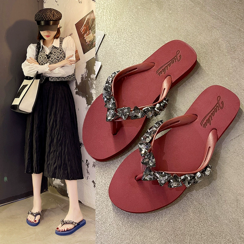 Новые женские летние шлепанцы 2024 года для улицы, модные и универсальные, с камнями, для пляжного отдыха, плоские вьетнамки