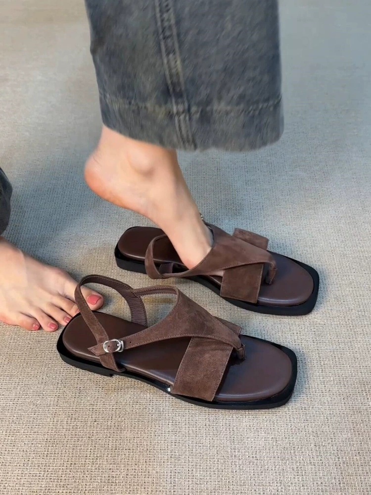 Женские сандалии-шлепанцы из овчины, французский ретро-стиль, квадратный носок, открытый носок, 2025, новые, простые, из натуральной кожи.