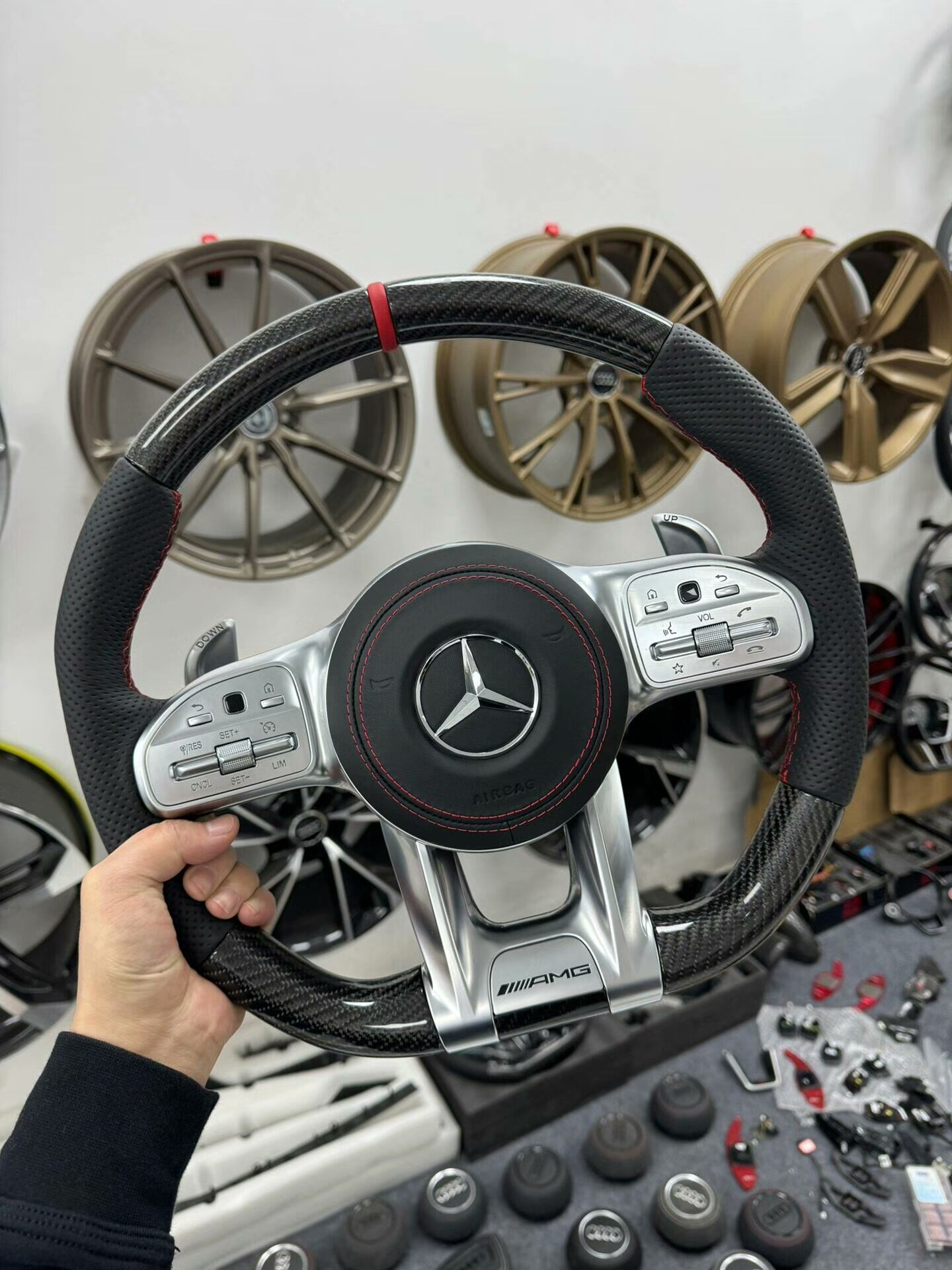 Mercedes-Benz 809 steering wheel assembly, old model upgraded to new AMG8 carbon fiber steering wheel assembly, complete set
