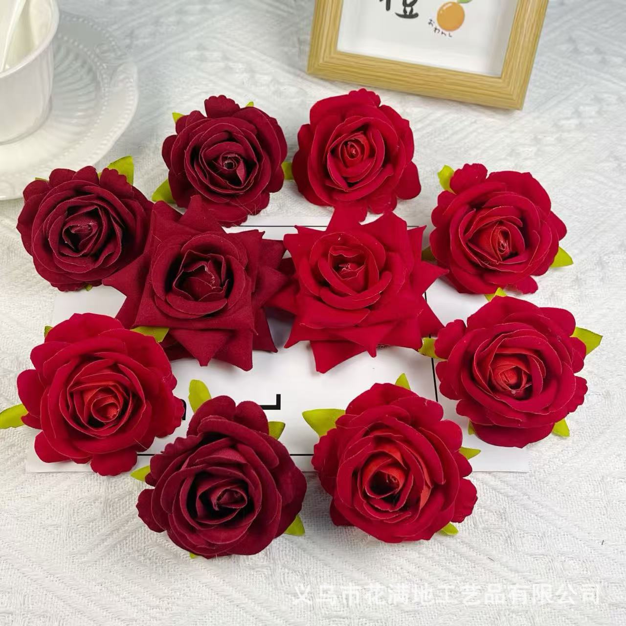 Rosa de Terciopelo Artificial de Seda Alta Simulación para Escenas de Bodas y Arcos