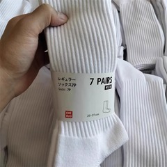 白いスポーツタオルの底の靴下の男性の純綿の中筒の靴下の春夏の薄いタイプの男性の長い筒のバスケットボールの靴下の黒色の靴下