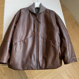 2025冬季新款时尚精致优雅气质阳光干练柔软亲肤复古棒球款羽绒服